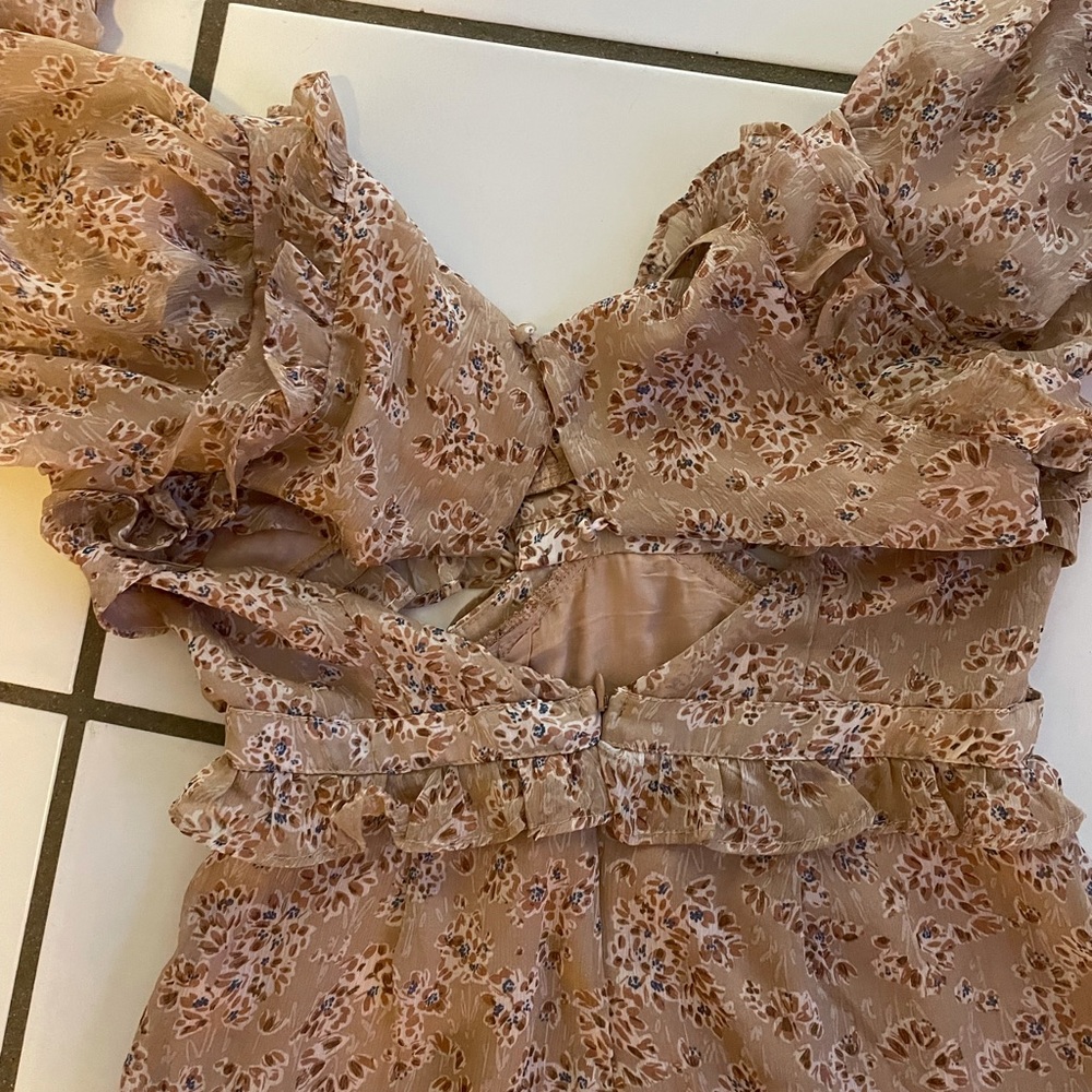 Olivaceous Khaki Floral Dress features ruffled trims and an open back. - Picture 3 of 4